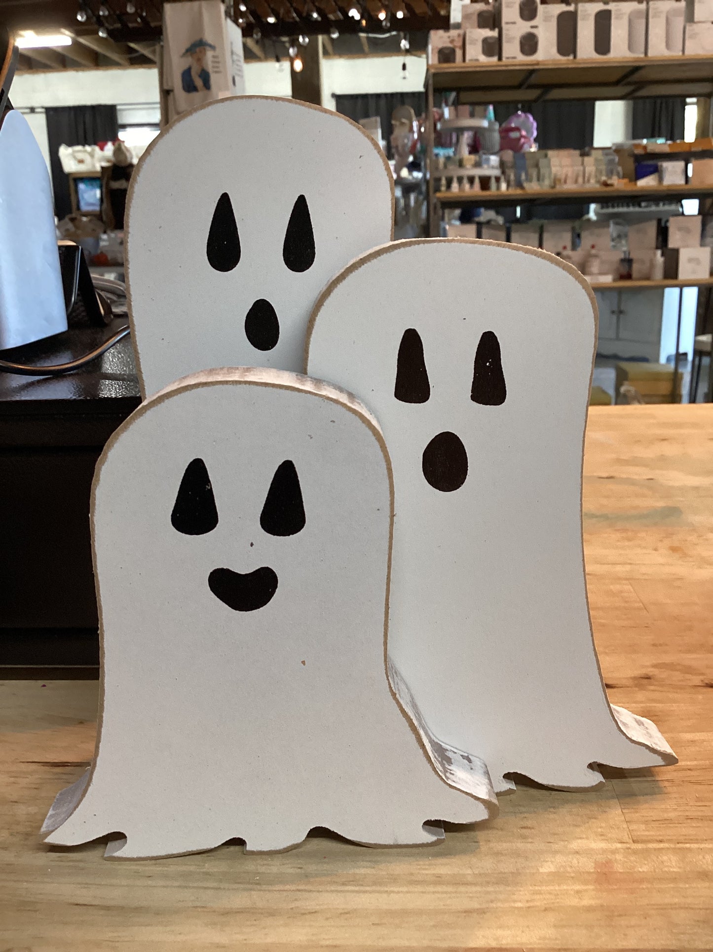 3 WOODEN GHOSTS WOODEN