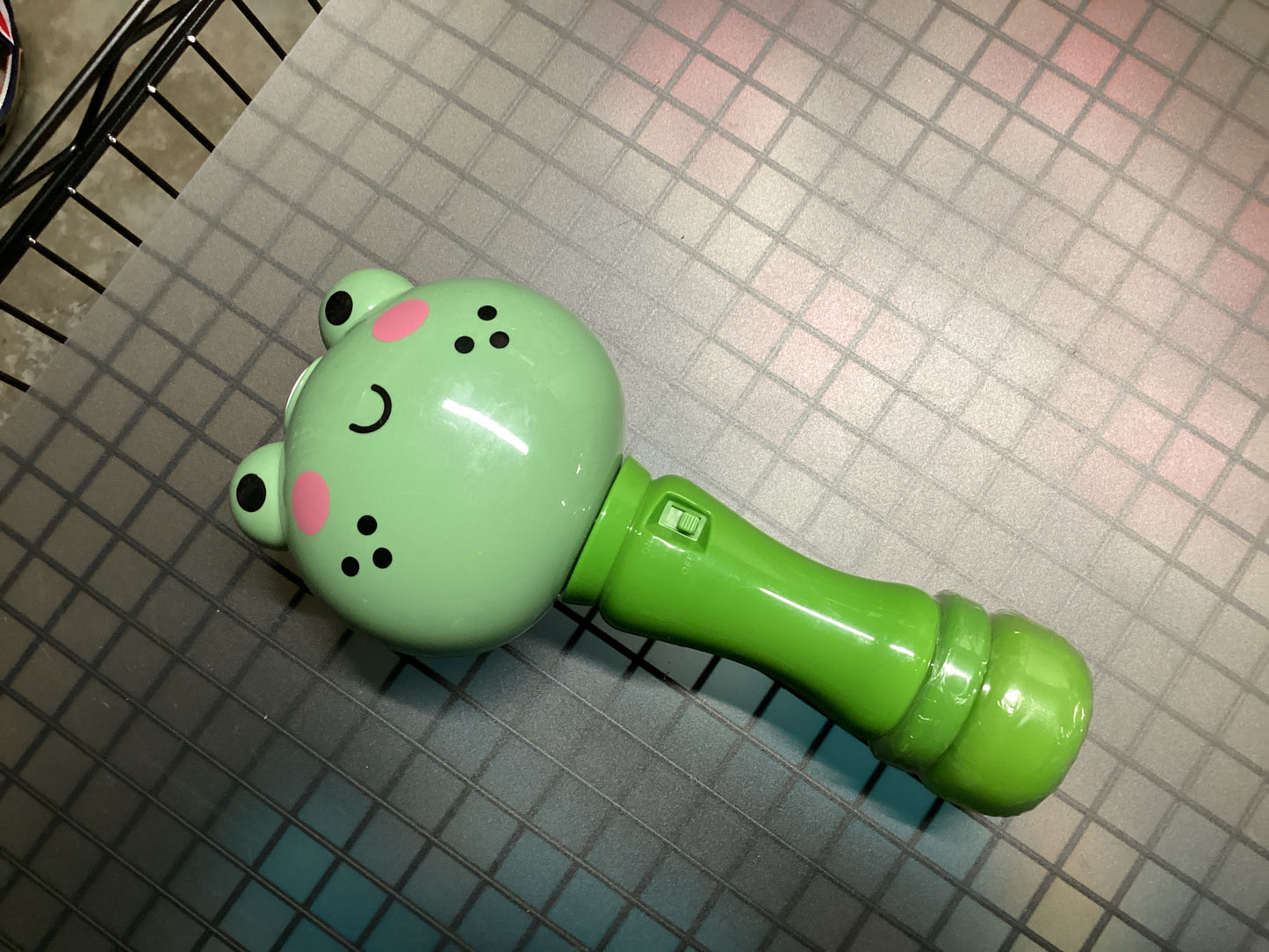 FROG HANDHELD BUBBLE MAKER
