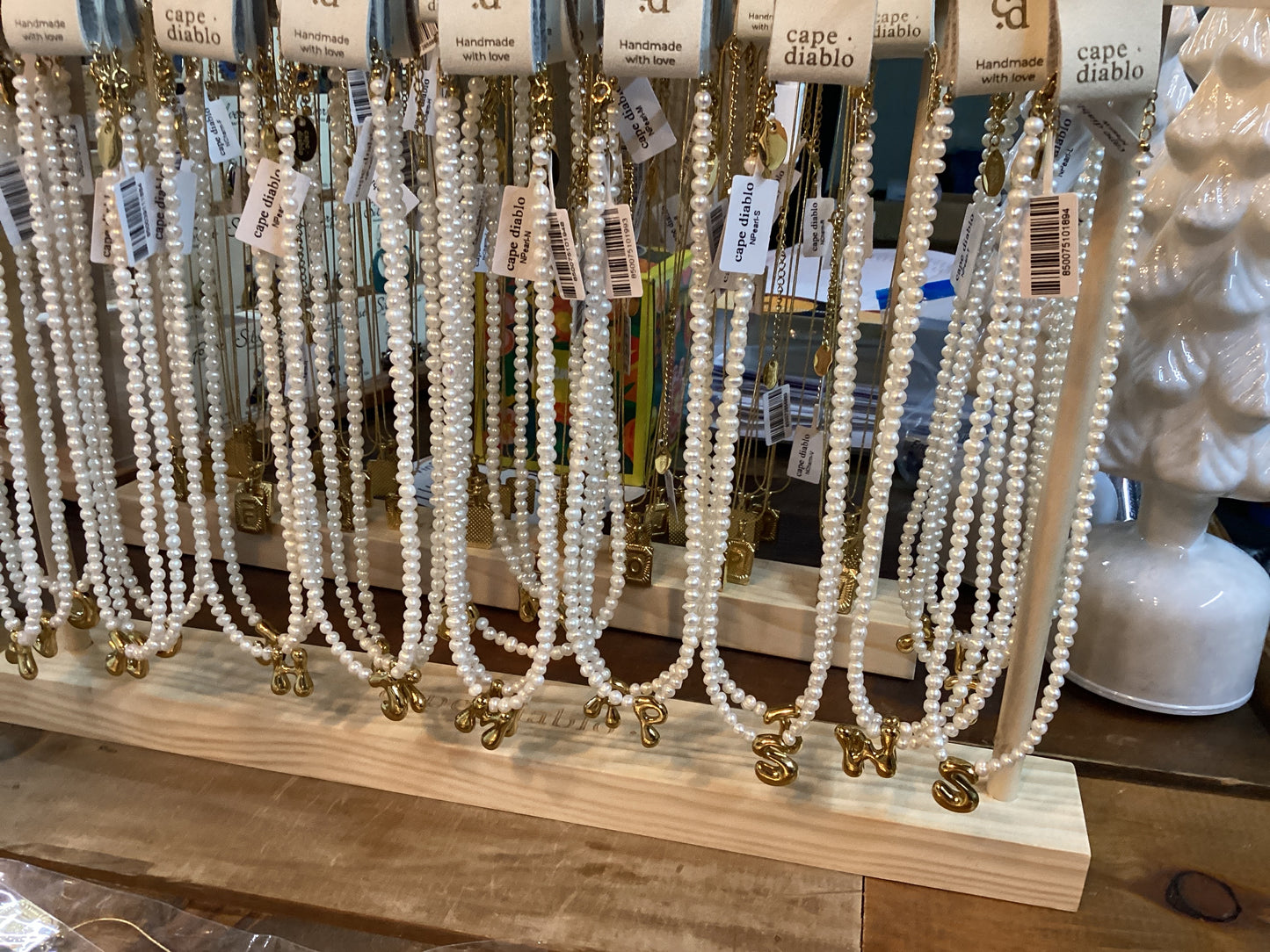 CAPE DIABLO BUBBLE LETTER NECKLACE Pearl