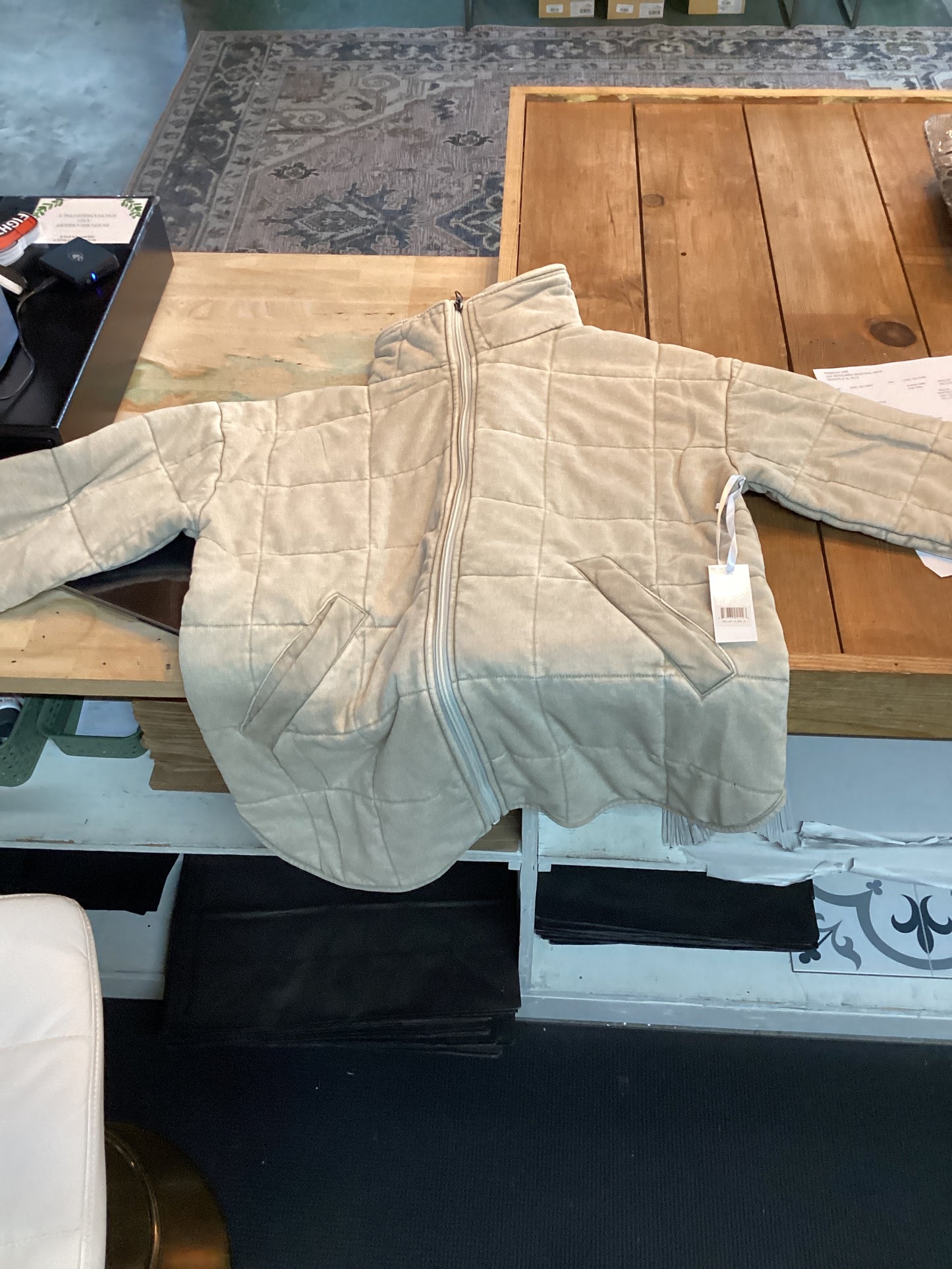 LIGHTWEIGHT QUILTED GARMENT WASHED JACKET