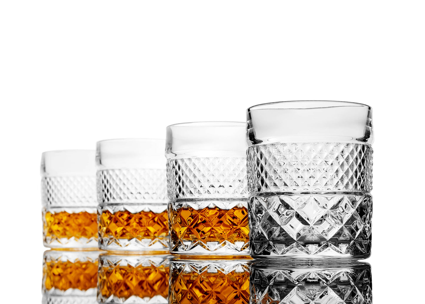 ROCKS Whiskey Chilling Stones - Whiskey Decanter With Glasses & Chilling Stones Gift Set