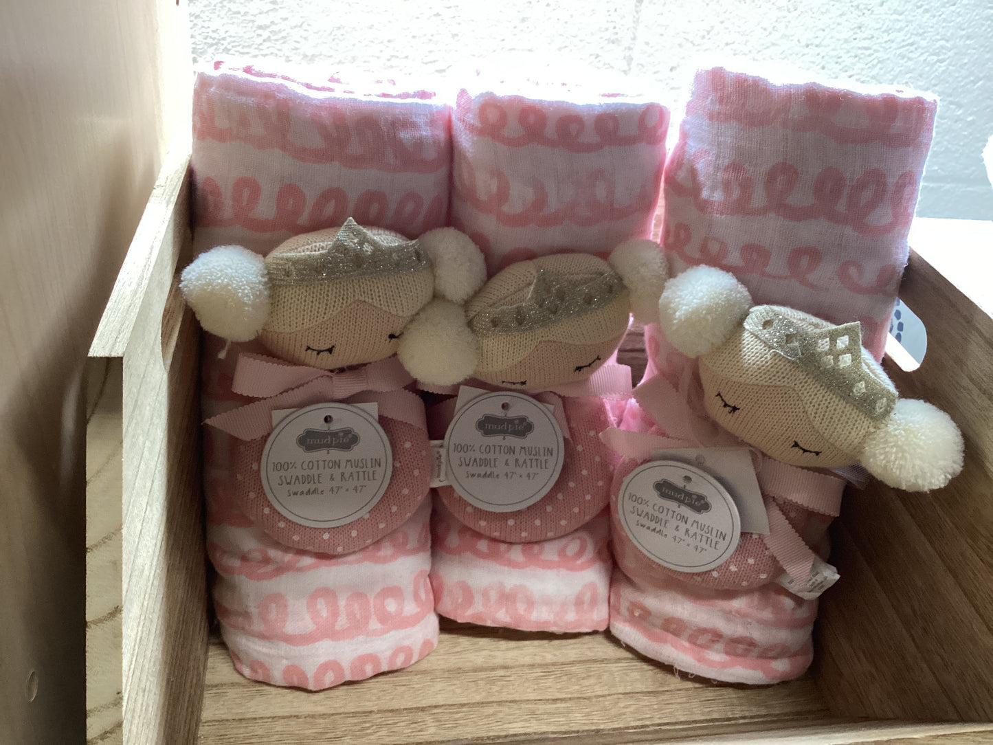 SWIRL SWADDLE AND RATTLE