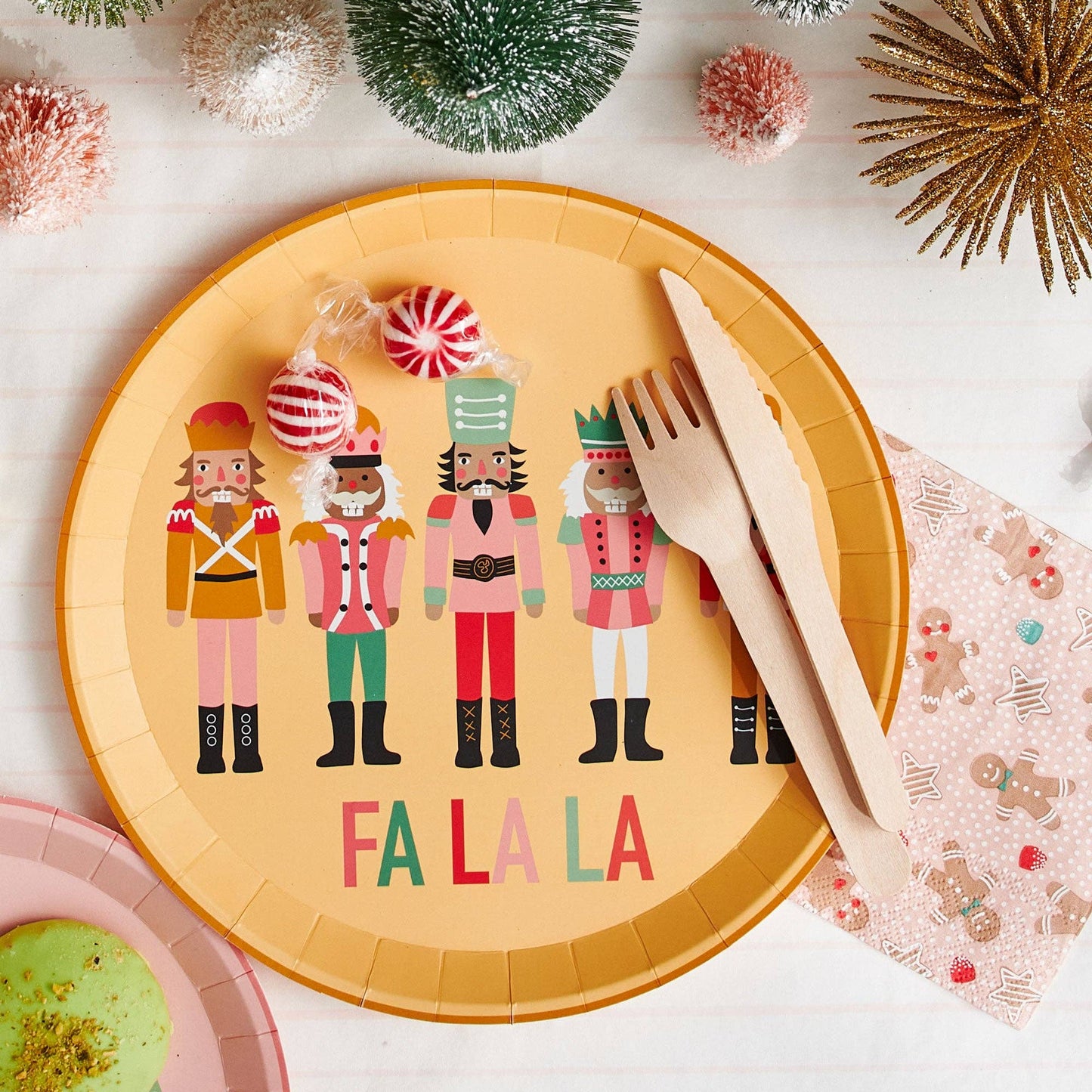 Coterie Party Supplies - Christmas Characters Large Plates (10 Per Pack)