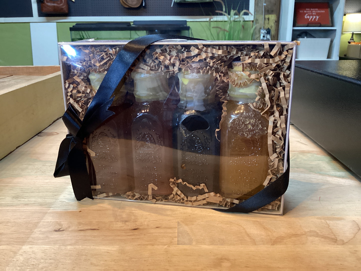 The Beekeepers’s Daughter Vintage honey gift set