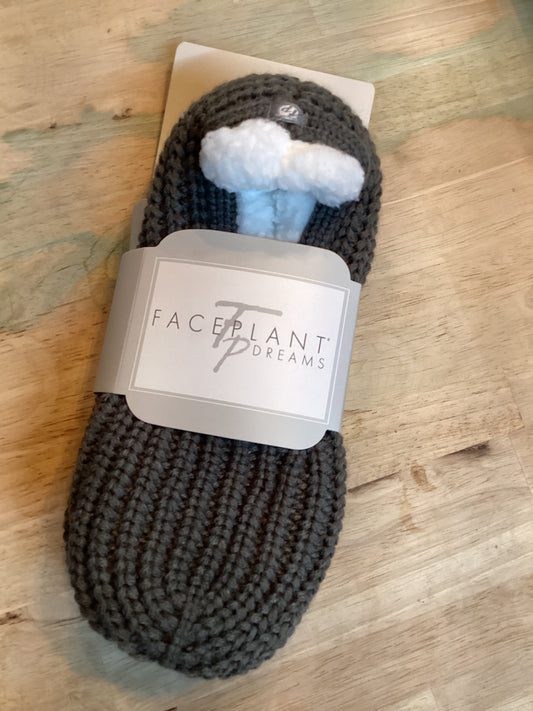 Faceplant Dreams/knitted footsie/grey