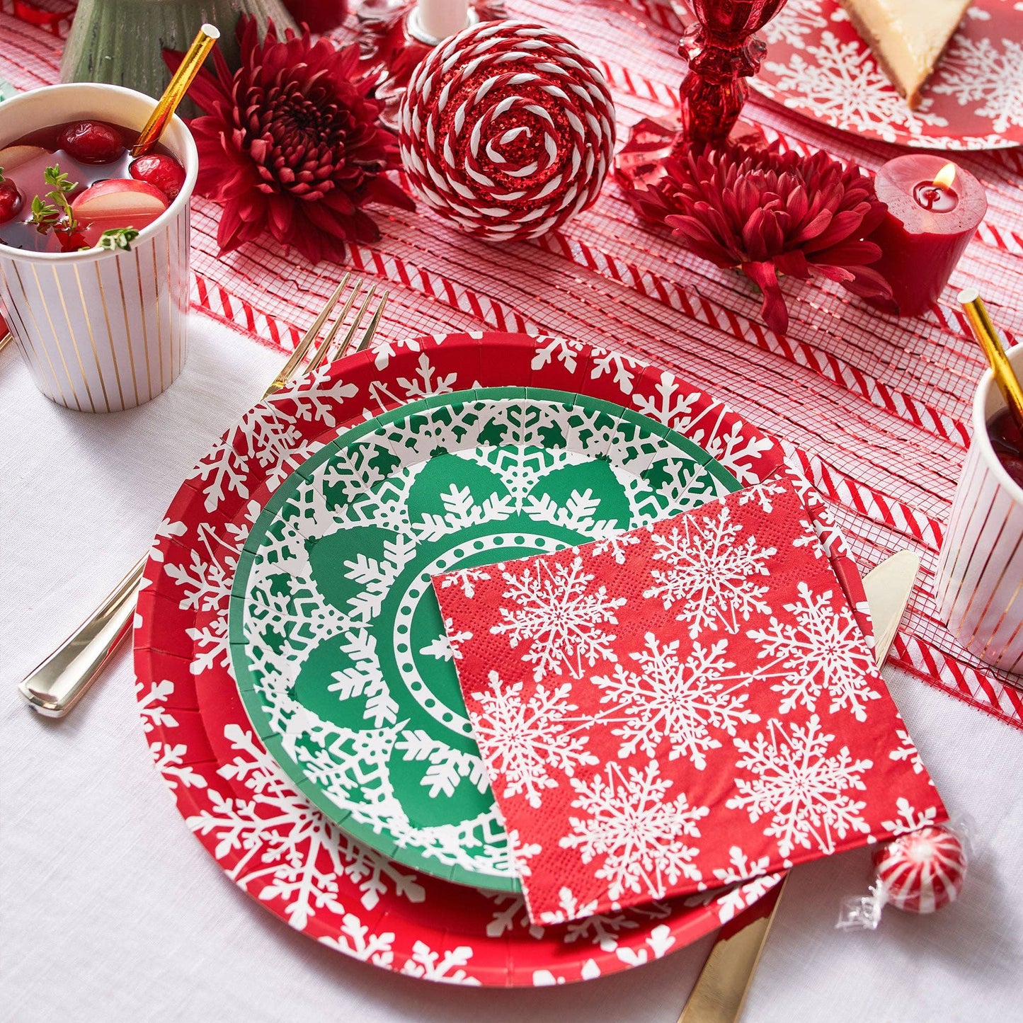 Coterie Party Supplies - Jolly Snowflake Napkins (25 Per Pack)