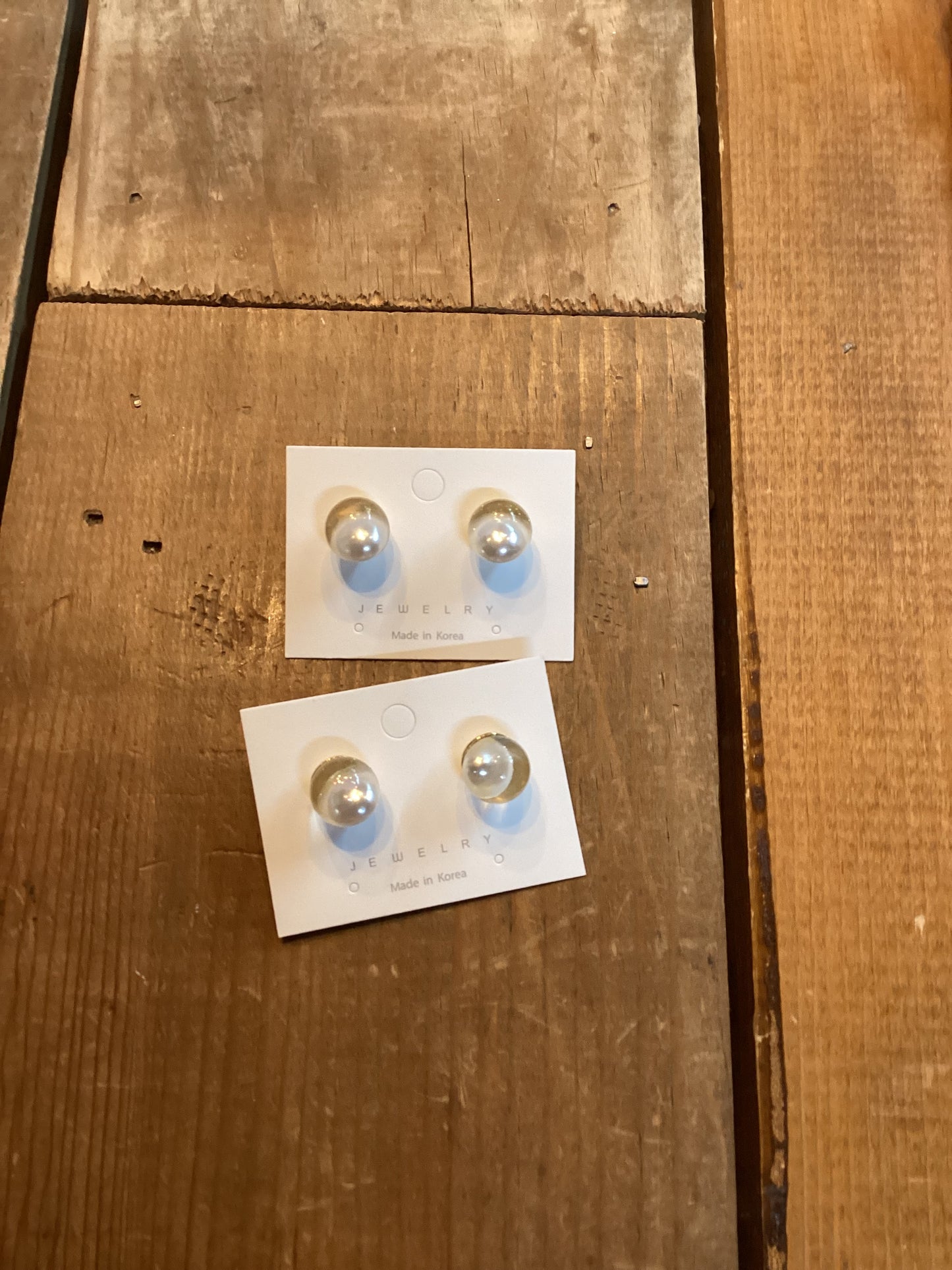 Pearl studs