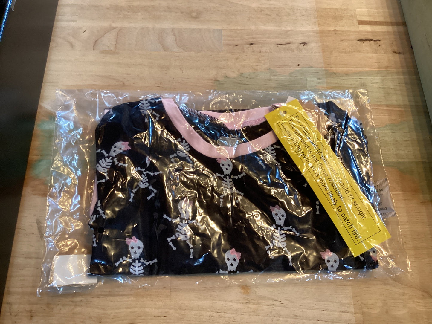 Girls skeleton pj set