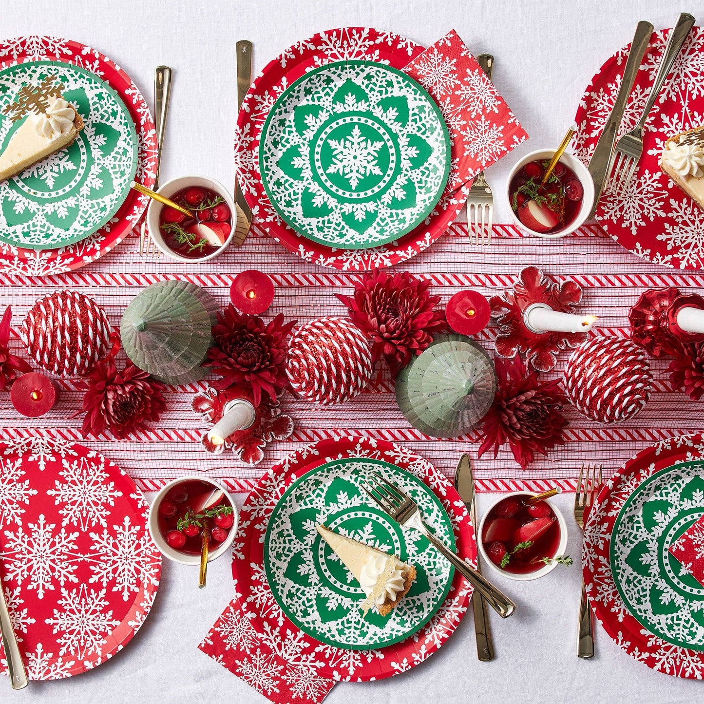 Coterie Party Supplies - Jolly Snowflake Napkins (25 Per Pack)