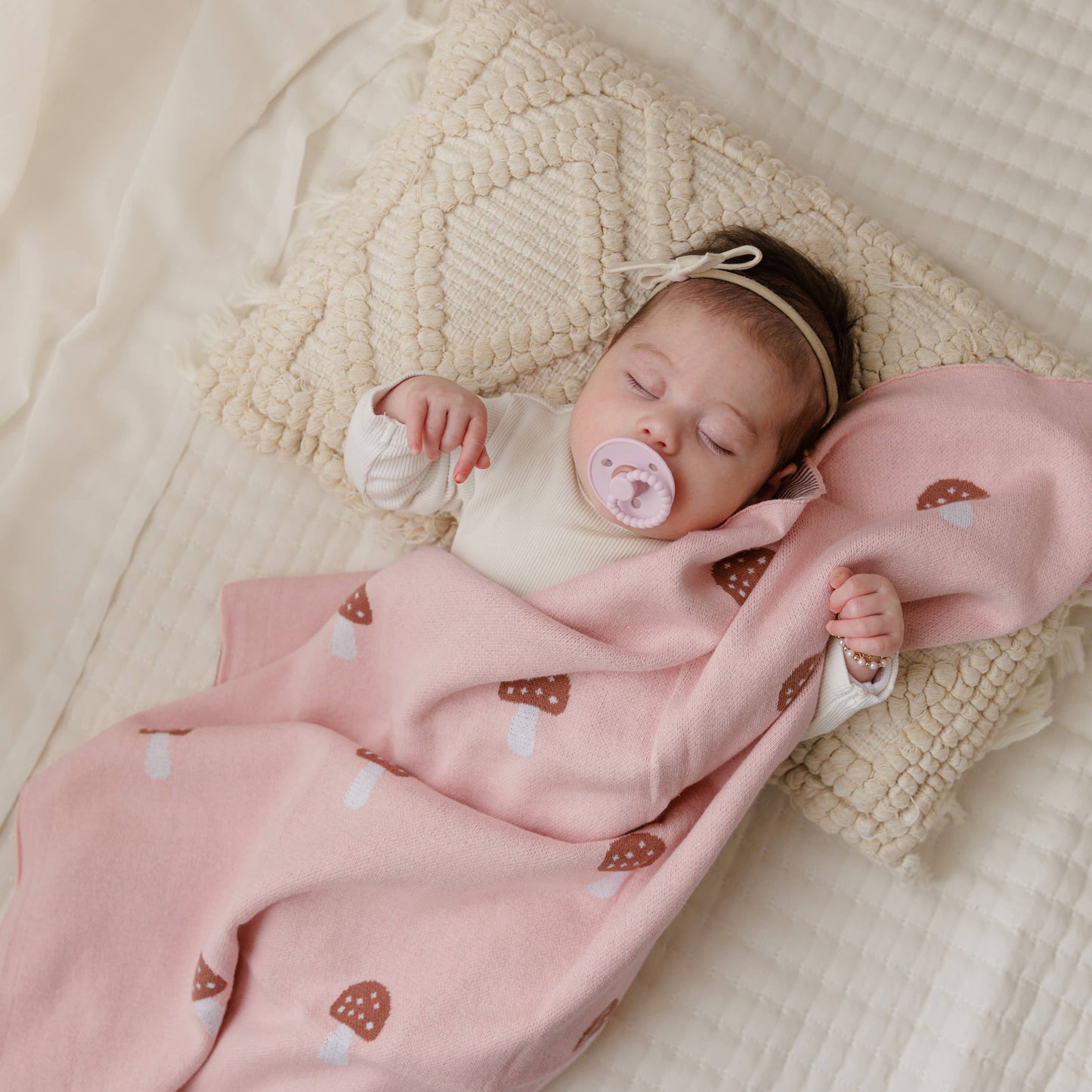 Bleu La La - 100% Luxury Cotton Swaddle Receiving Baby Blanket - Mushroom