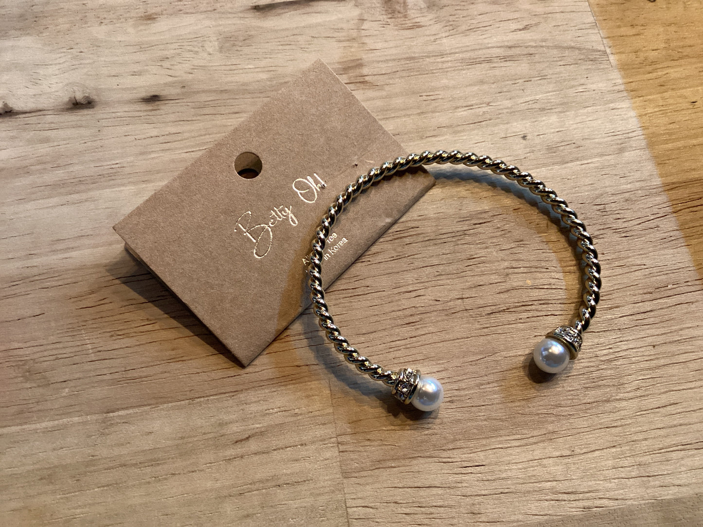 Oh Betty! Cuff bracelet