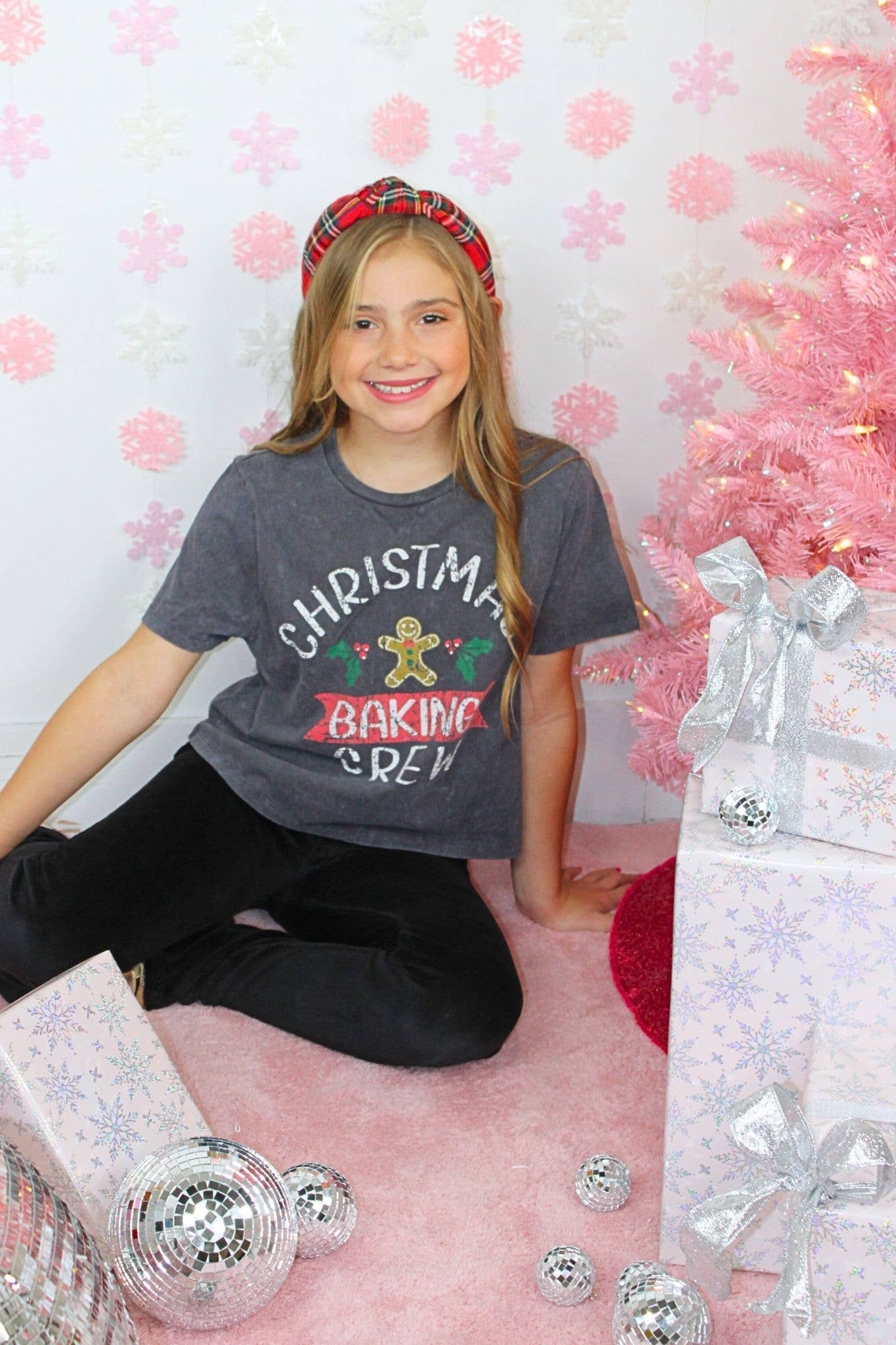 Paper Flower - Christmas baking crew holiday graphic tee