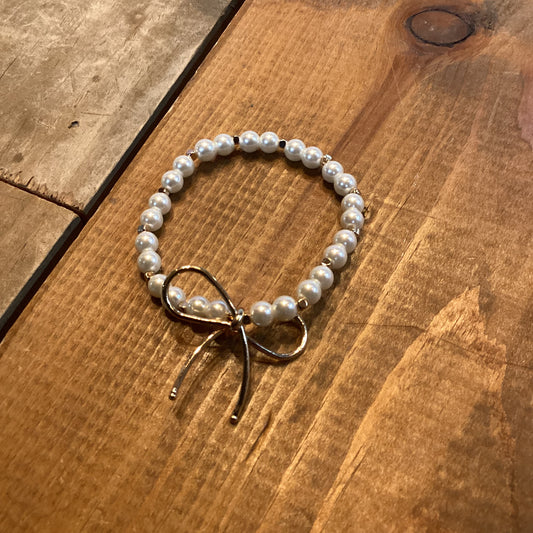 Pearl bracelet with Bow
