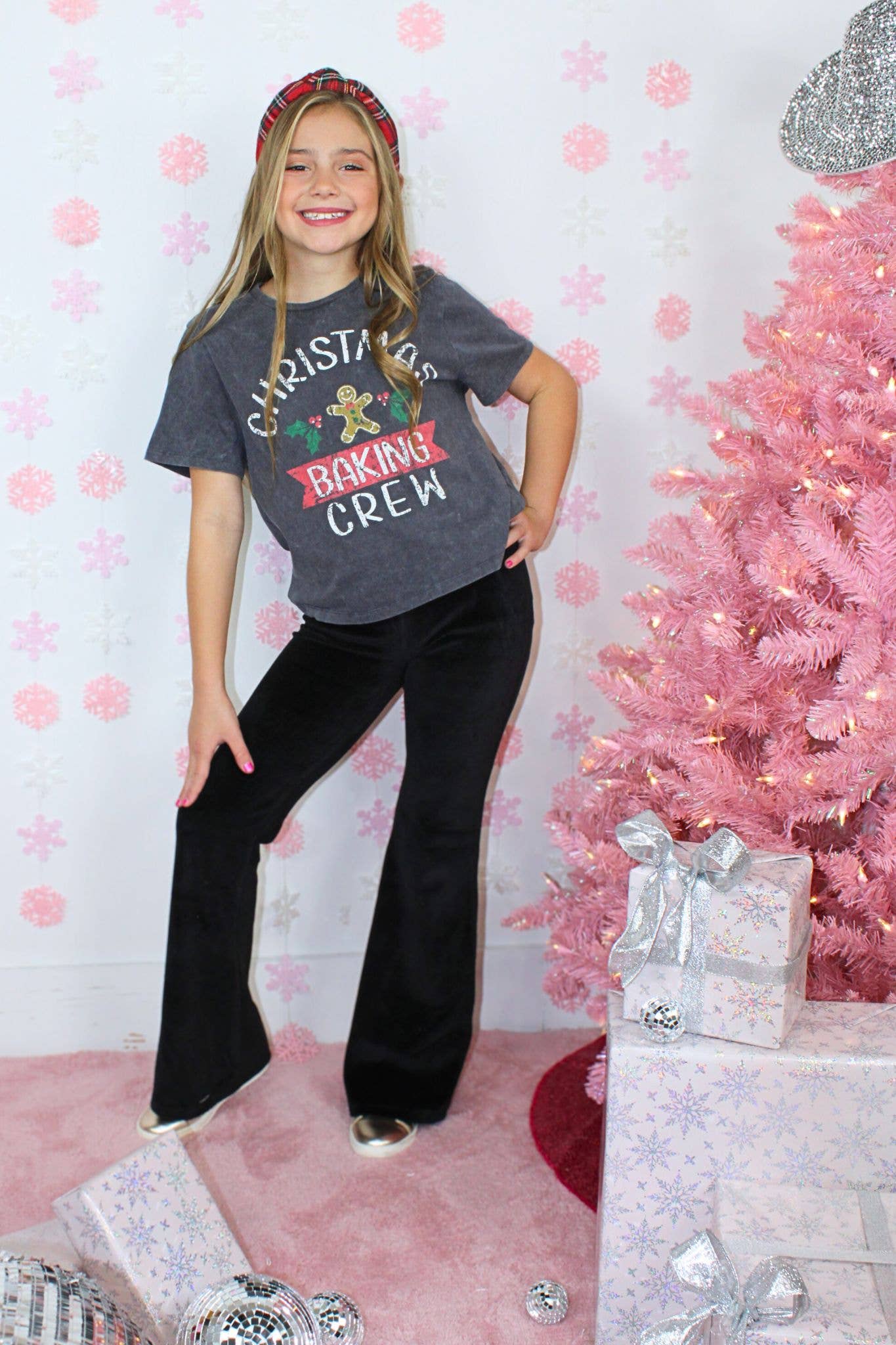 Paper Flower - Christmas baking crew holiday graphic tee